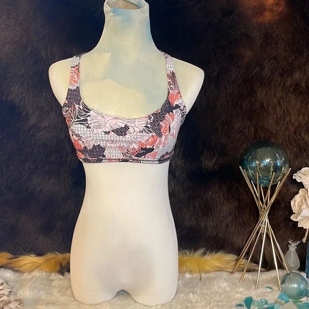 Lululemon sports bra 8 (1850)